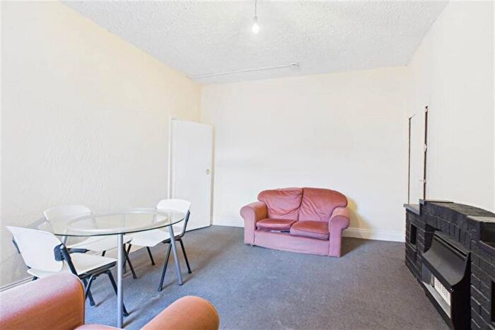 2 Bedroom Flat To Rent In Ladykirk Road, Newcastle Upon Tyne, NE4