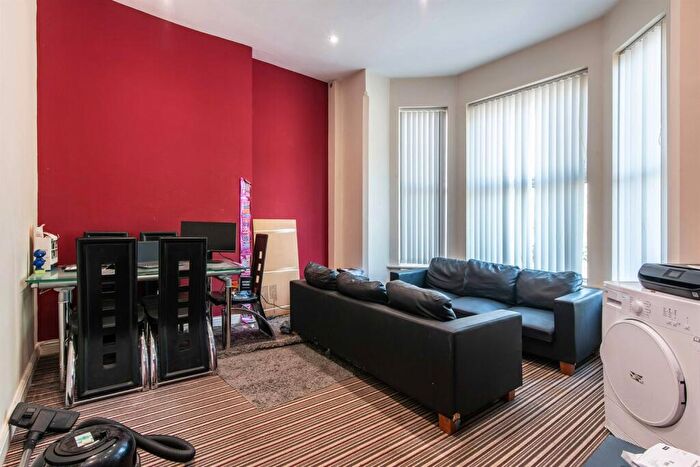 3 Bedroom Apartment To Rent In Noel Street, NG7