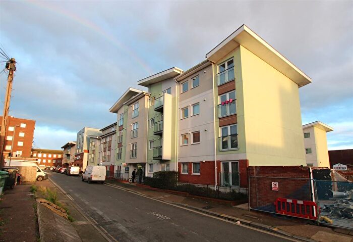 1 Bedroom Flat To Rent In Red Lion Lane, Exeter, EX1