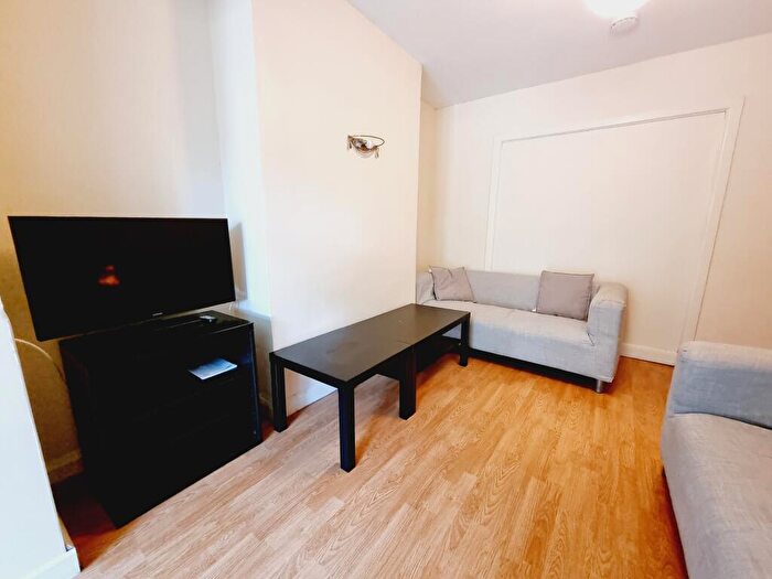 4 Bedroom Semi-Detached House To Rent In Alexandra Road, Leamington Spa, CV31