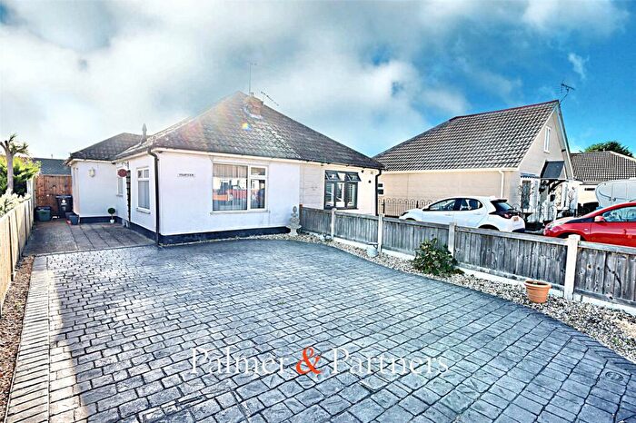 1 Bedroom Bungalow For Sale In The Greenway, Clacton-on-Sea, Essex, CO15