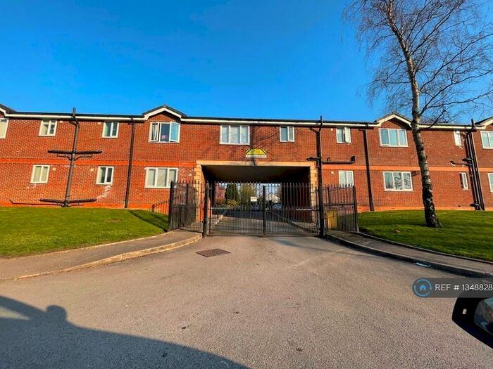 1 Bedroom Flat To Rent In Aspinall Street, Middleton, Manchester, M24