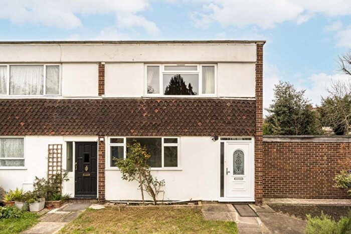 5 Bedroom House To Rent In Anderton Close, Denmark Hill, SE5