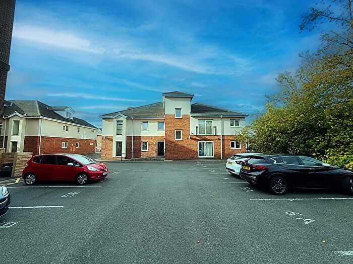2 Bedroom Apartment For Sale In Reiver Court, Wallsend, NE28