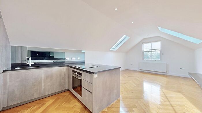 2 Bedroom Flat To Rent In Mount Park Crescent, London, W5