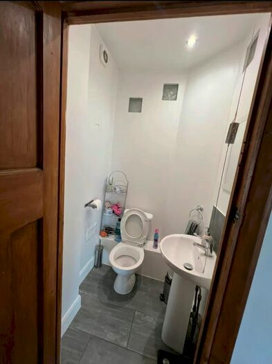 3 Bedroom Terraced House To Rent In Foxs Path, Mitcham, CR4