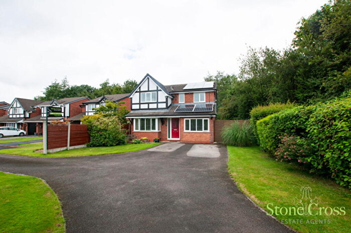 4 Bedroom Detached House For Sale In Loughrigg Close, Astley, M29