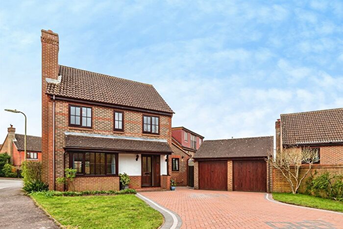 4 Bedroom Detached House For Sale In Holmes Close, Basingstoke, RG22