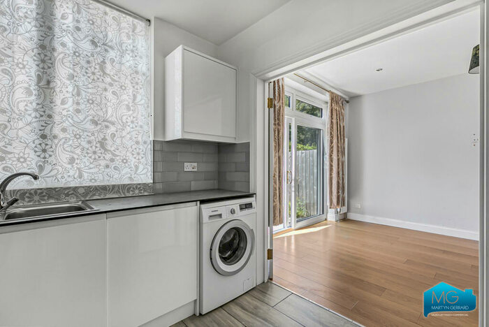 4 Bedroom Terraced House To Rent In Hervey Close, Finchley, London, N3