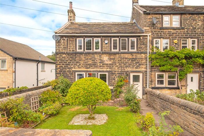 3 Bedroom End Of Terrace House For Sale In Sude Hill, New Mill, Holmfirth, HD9