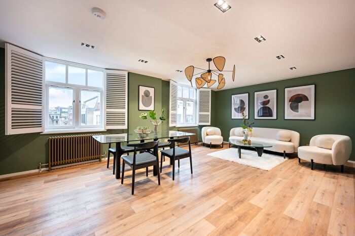 1 Bedroom Flat To Rent In St. John's Lane, Farringdon, London, EC1M