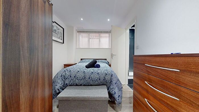 Studio To Rent In Blenheim Gardens, NW2