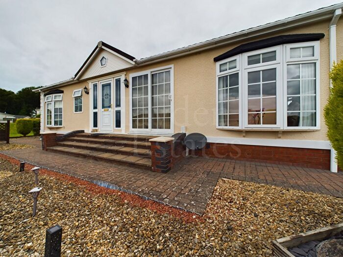 2 Bedroom Mobile/park Home For Sale In Woodlands Park Home Site, Dowles Road, Bewdley, DY12