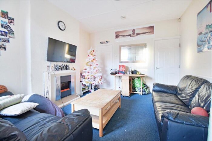 6 Bedroom Terraced House To Rent In Western Road, Sheffield, S10