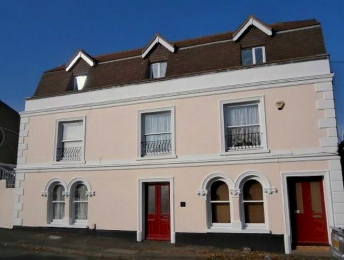 2 Bedroom Flat To Rent In Church Street, Gillingham, ME7