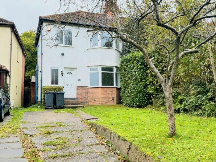3 Bedroom Semi-Detached House To Rent In Webb Lane, Hall Green, Birmingham, B28