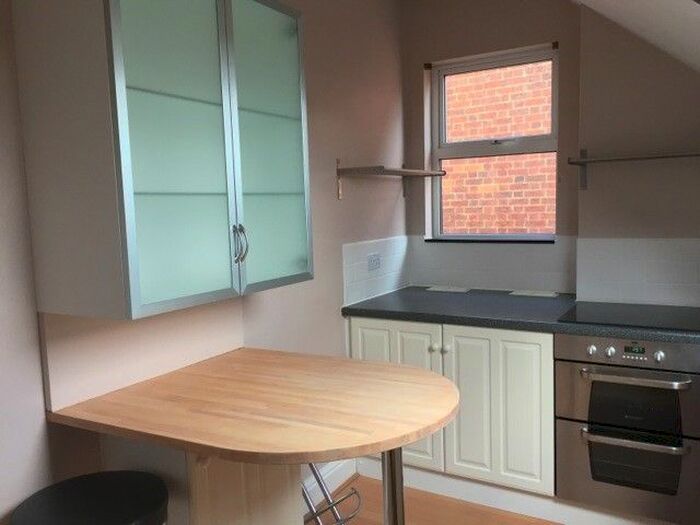 2 Bedroom Flat To Rent In Rothsay Road, Bedford, MK40