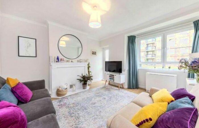 2 Bedroom Flat To Rent In Addington House, Stockwell Road, SW9