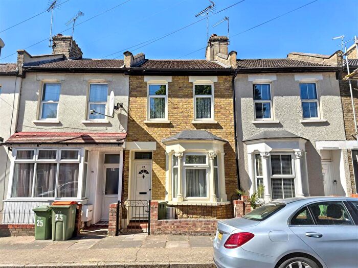 2 Bedroom Terraced House For Sale In Holness Road, Stratford, London, E15