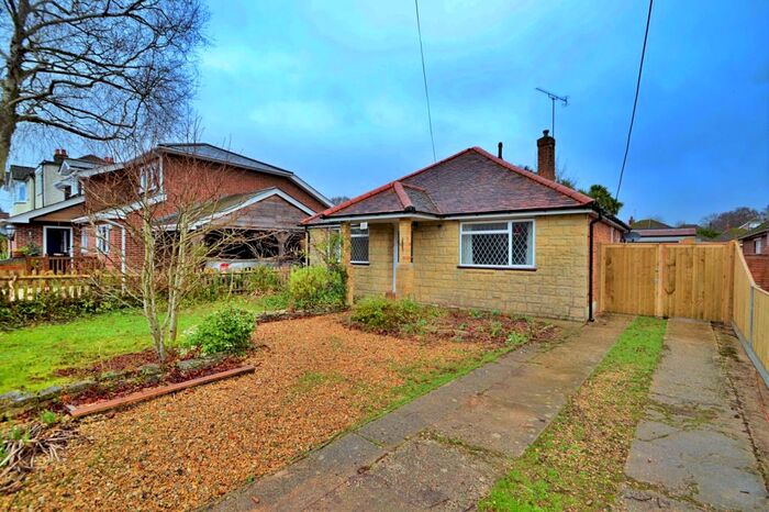 3 Bedroom Bungalow To Rent In Chandlers Ford, SO53