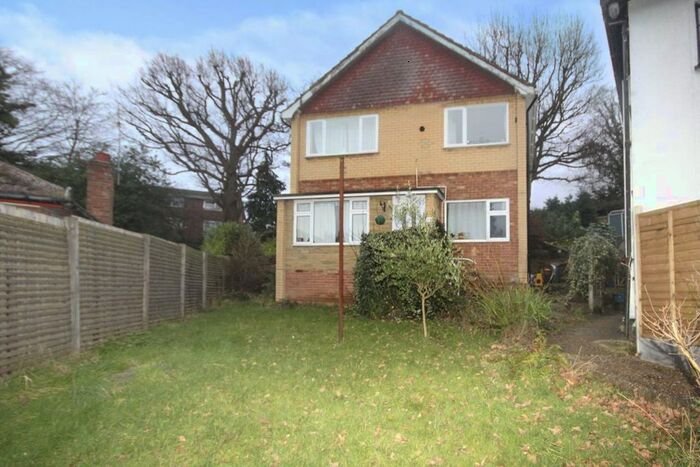 2 Bedroom Maisonette To Rent In St. Charles Road, Brentwood, CM14