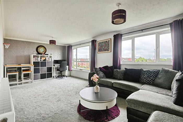 2 Bedroom Flat For Sale In Prestwick Road, Birmingham, B35