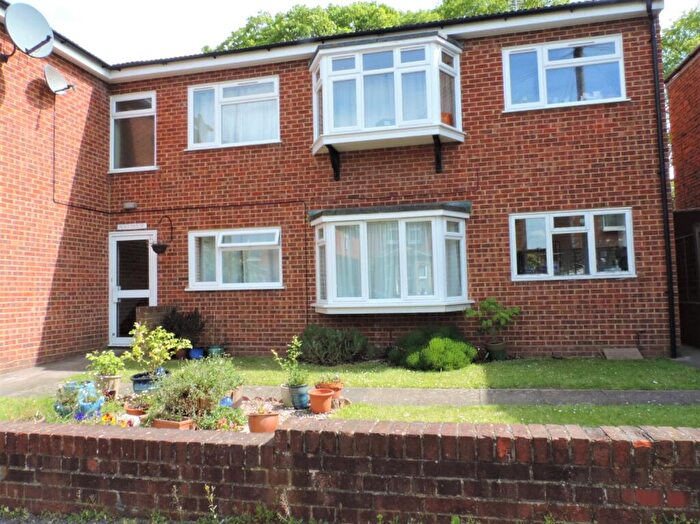 1 Bedroom Flat To Rent In High Path Road, Guildford, GU1