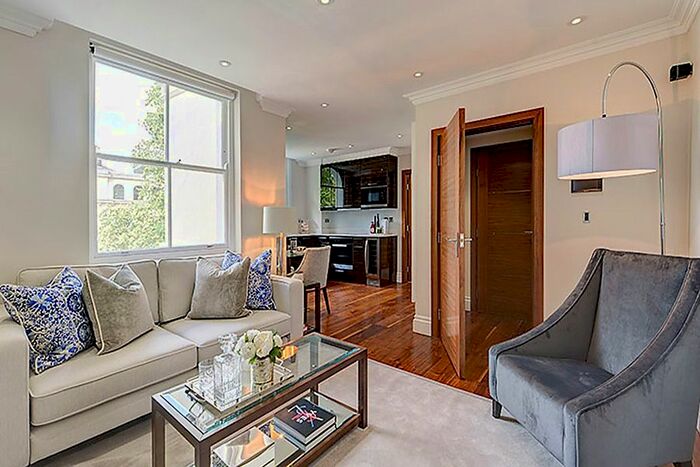 1 Bedroom Flat To Rent In Garden House, Kensington Gardens Square, Bayswater, London, W2
