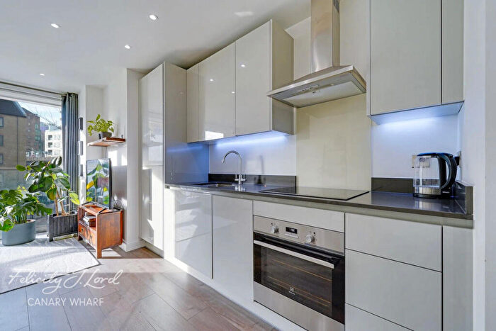 1 Bedroom Apartment For Sale In East Ferry Road, London, E14
