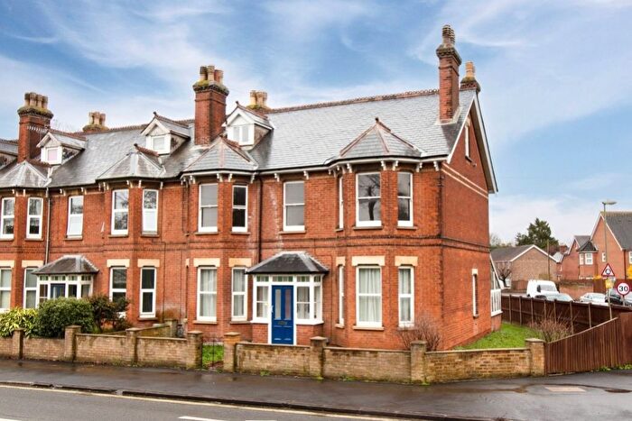 2 Bedroom Terraced House To Rent In Farnborough Road, Farnborough, GU14