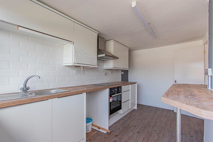 3 Bedroom Flat To Rent In St. Isan Road, Cardiff, CF14