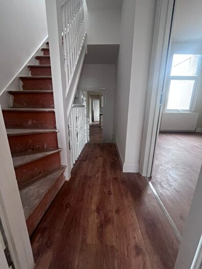 3 Bedroom Flat To Rent In Wakefield Street, London, E6