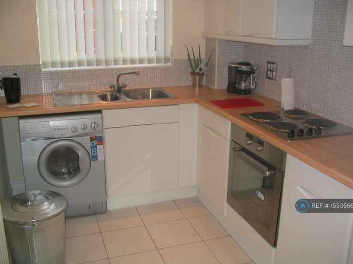 2 Bedroom Flat To Rent In Firbank, Bamber Bridge, Preston, PR5