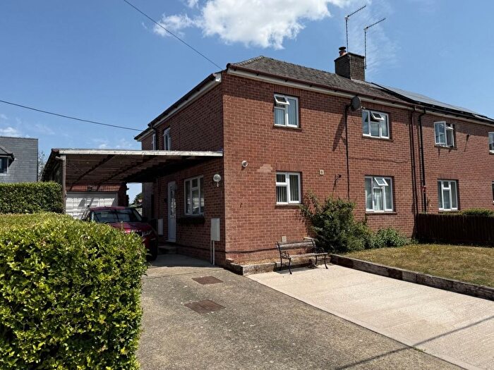 3 Bedroom Semi-Detached House For Sale In Winterbourne Gunner, Salisbury, SP4