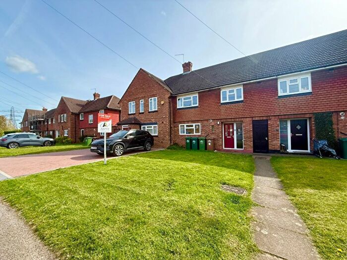 3 Bedroom Terraced House For Sale In Elizabeth Avenue, Staines-Upon-Thames, TW18