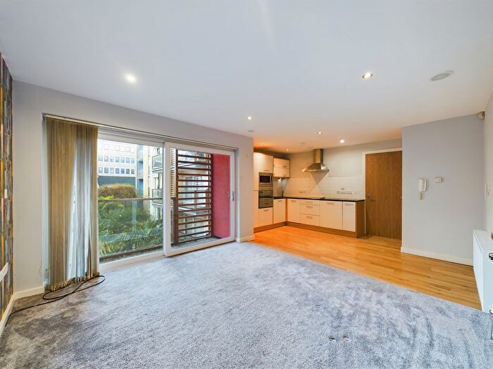 1 Bedroom Flat For Sale In The Sawmill, Dock Street, Hull, HU1