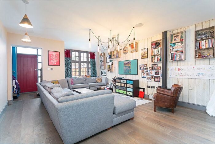 4 Bedroom Detached House To Rent In Ringford Road, London, SW18