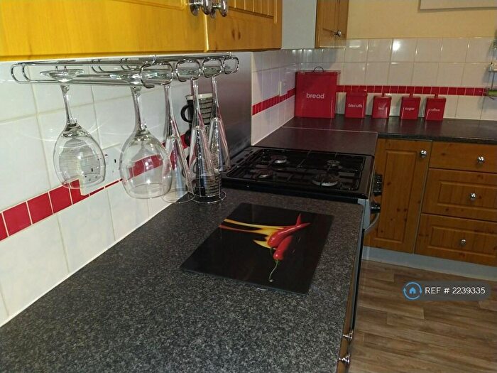 2 Bedroom End Of Terrace House To Rent In Old Road, Hyde, SK14