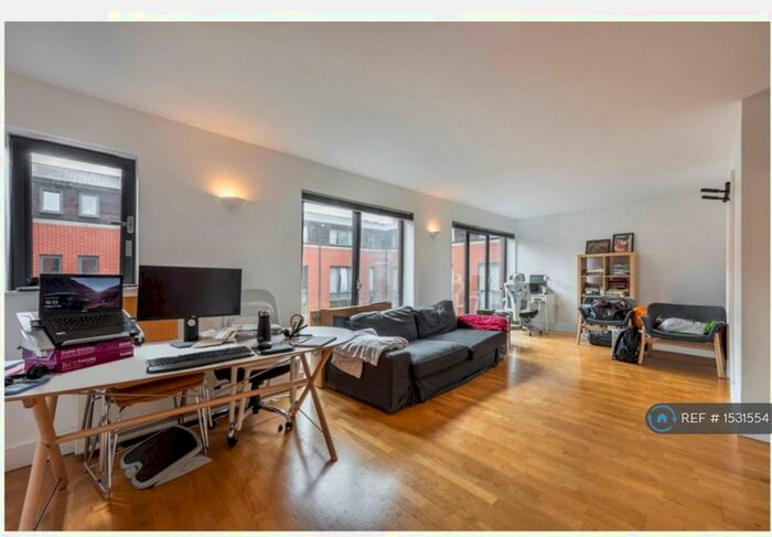 3 Bedroom Flat To Rent In Reservoir Studios, London, E1W