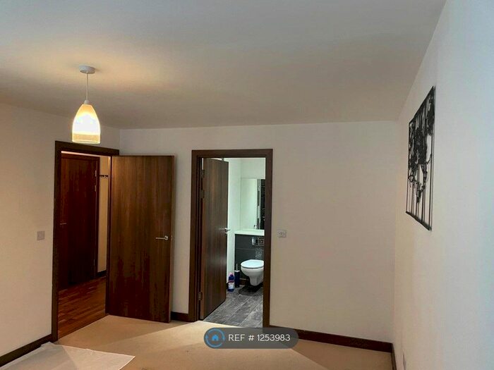 2 Bedroom Flat To Rent In Wintergreen Boulevard, West Drayton UB7