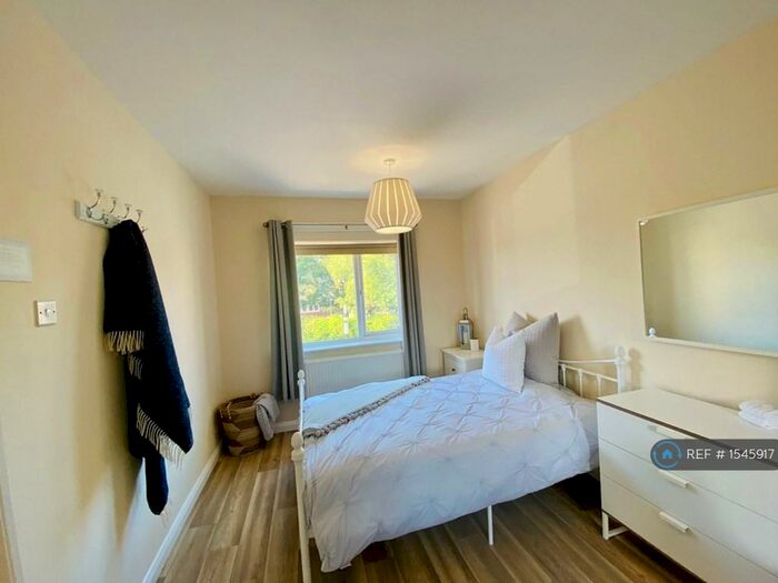 6 Bedroom Semi-Detached House To Rent In Frome Road, Bath, BA2