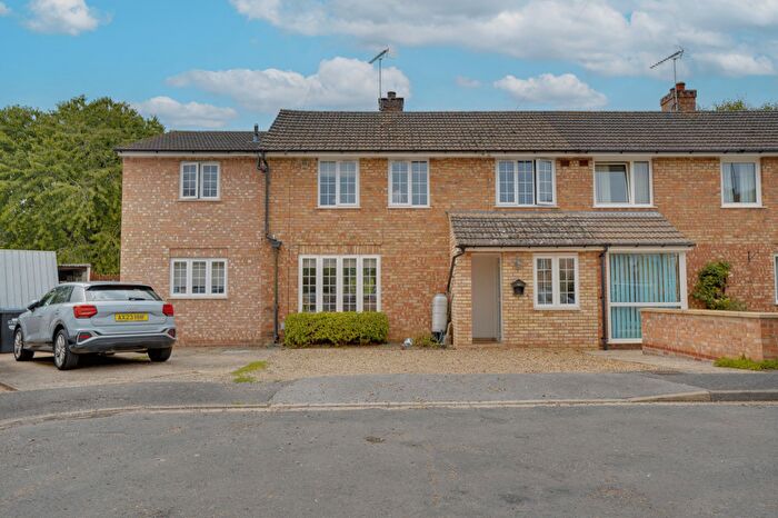 4 Bedroom Semi-Detached House For Sale In Elizabeth Way, Burrough Green, CB8