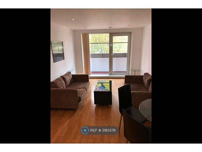 2 Bedroom Flat To Rent In Wharfside Point South, London, E14