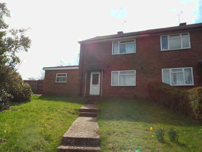 4 Bedroom Semi-Detached House To Rent In Walpole Road, Winchester, SO22