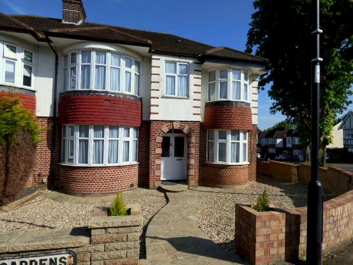 6 Bedroom Semi-Detached House To Rent In Belgrave Gardens, London N14