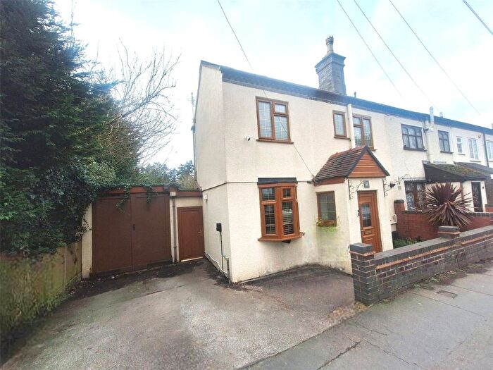 3 Bedroom End Terrace House For Sale In Castle Road, Hartshill, Nuneaton, Warwickshire, CV10