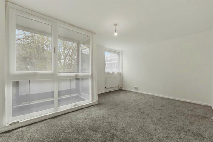 3 Bedroom Property To Rent In Willington Road, London, SW9