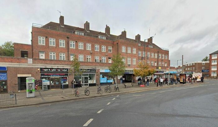 4 Bedroom Flat To Rent In Queensbury Station Parade, Edgware, HA8