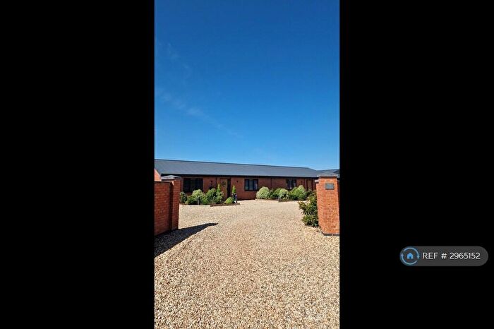 3 Bedroom Bungalow To Rent In The Hides, Alcester, B49