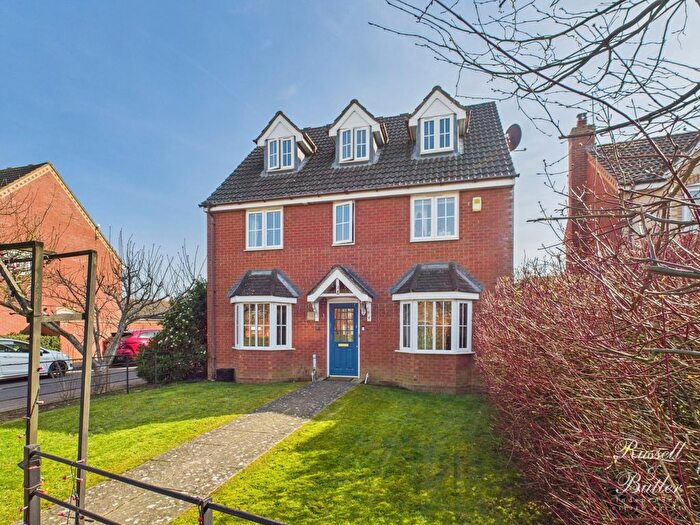 5 Bedroom Detached House For Sale In Cotswolds Way, Calvert, Buckingham, MK18